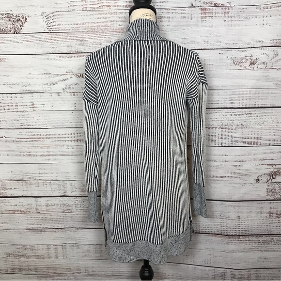 Tahari Ribbed textured size xsmall long sweater long sleeve cardigan - Picture 4 of 6